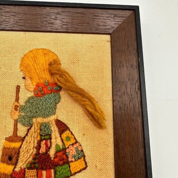 Vintage Crewel Embroidery Art Set 1970s Framed Burlap Featuring Girls Sewing & C - Picture 14 of 16